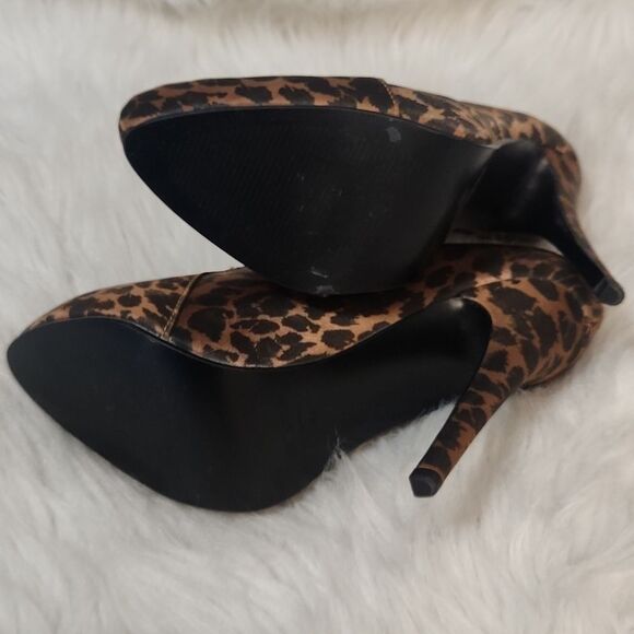 Colin Stuart 8.5 Leopard Print Satin Heels - Sz. 8.5 - Picture 7 of 10